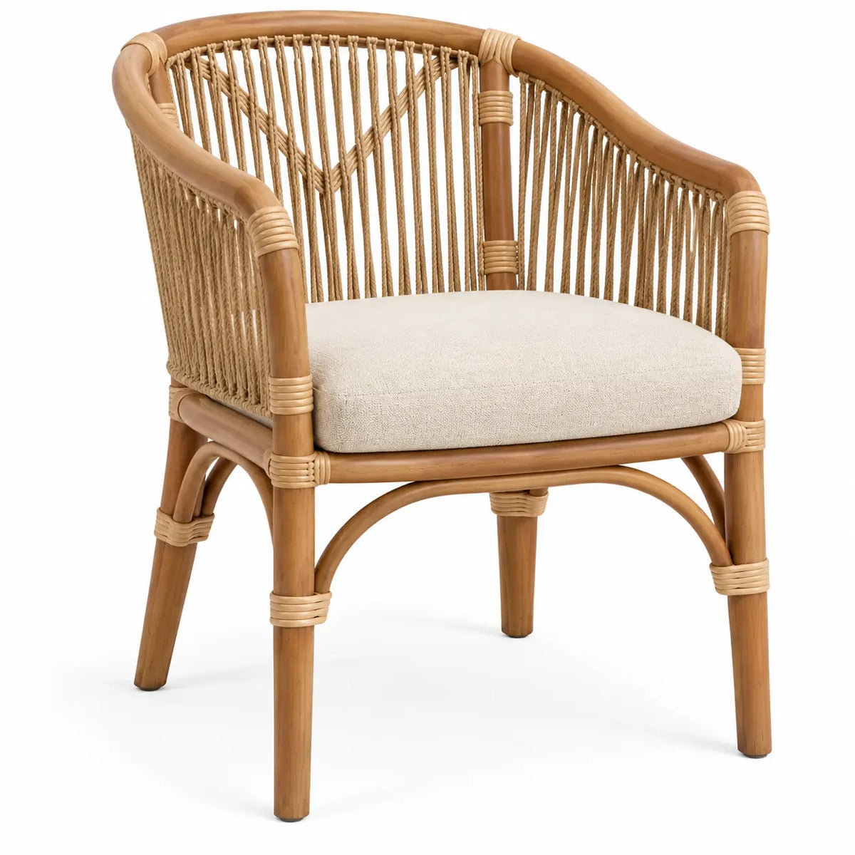 Sillón con estructura abierta con detalles de entramado, beige y marrón